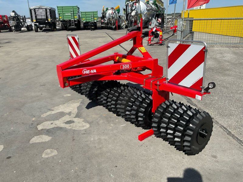 HE-VA Front 300