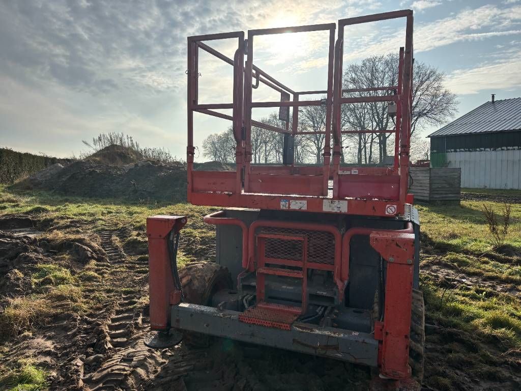 SkyJack SJ 6826 RT 6826 4x4 hoogwerker 10 meter skyjack