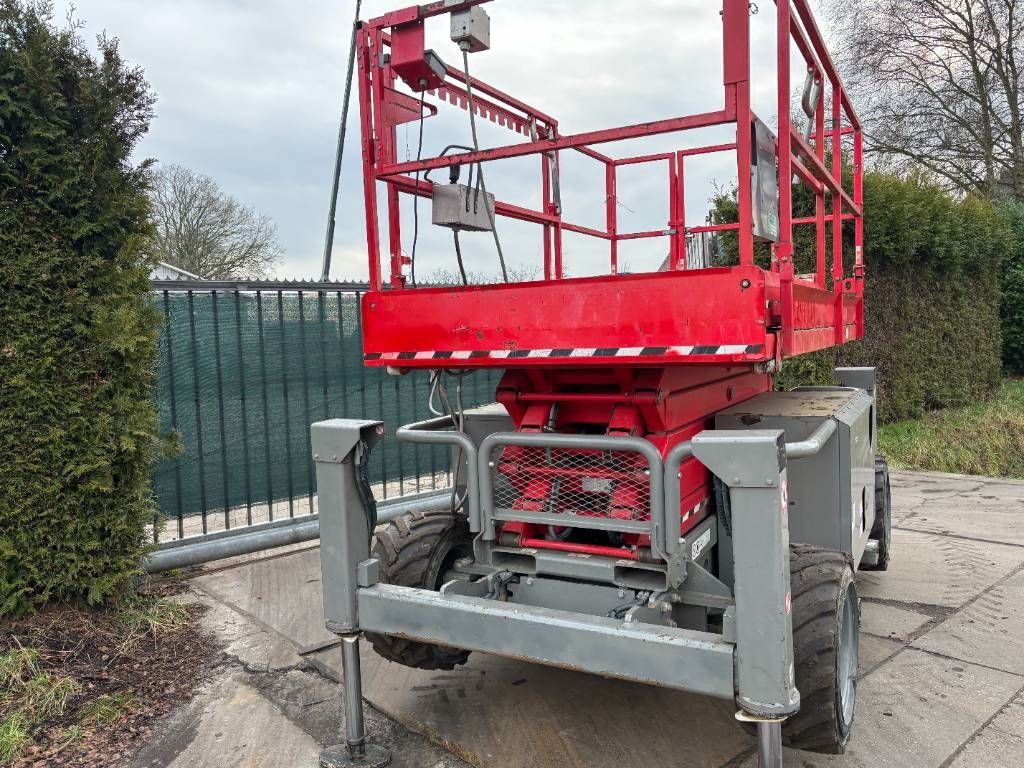 SkyJack SJ 6832 RT 12 m schaarlift schaarhoogwerker