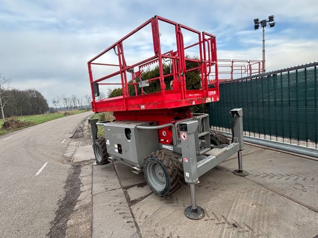 SkyJack SJ 6832 RT 12 m schaarlift schaarhoogwerker