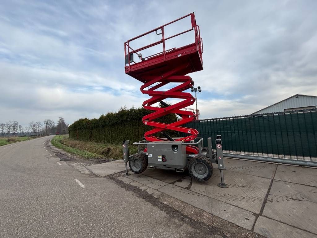SkyJack SJ 6832 RT 12 m schaarlift schaarhoogwerker