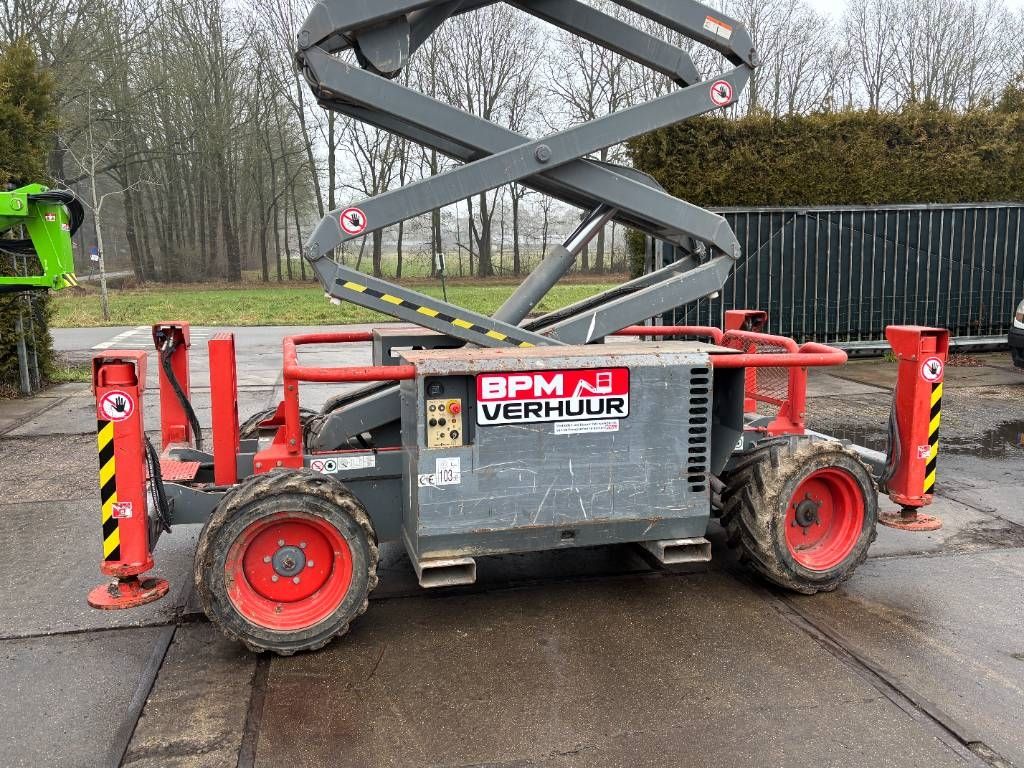 SkyJack SJ 6832 RT 12m schaarhoogwerker 4x4 Skyjack