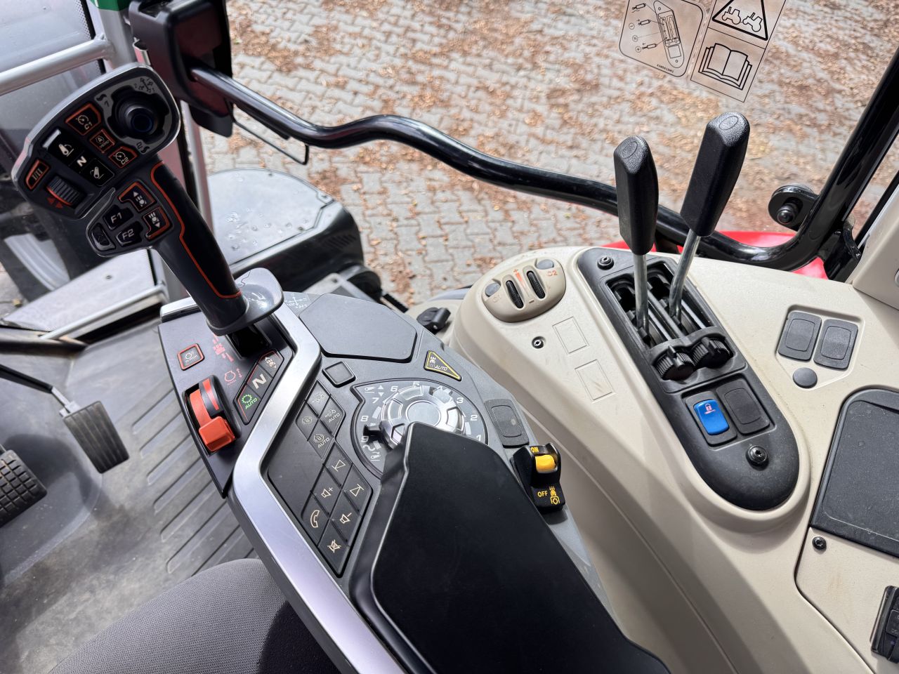 Massey Ferguson 7s.180 Dyna6 Efficient