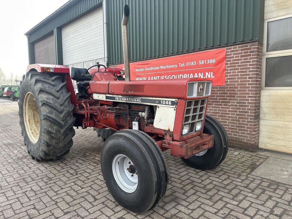 International 1046