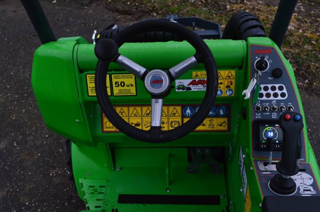 Avant 523 TDL Kniklader/Shovel