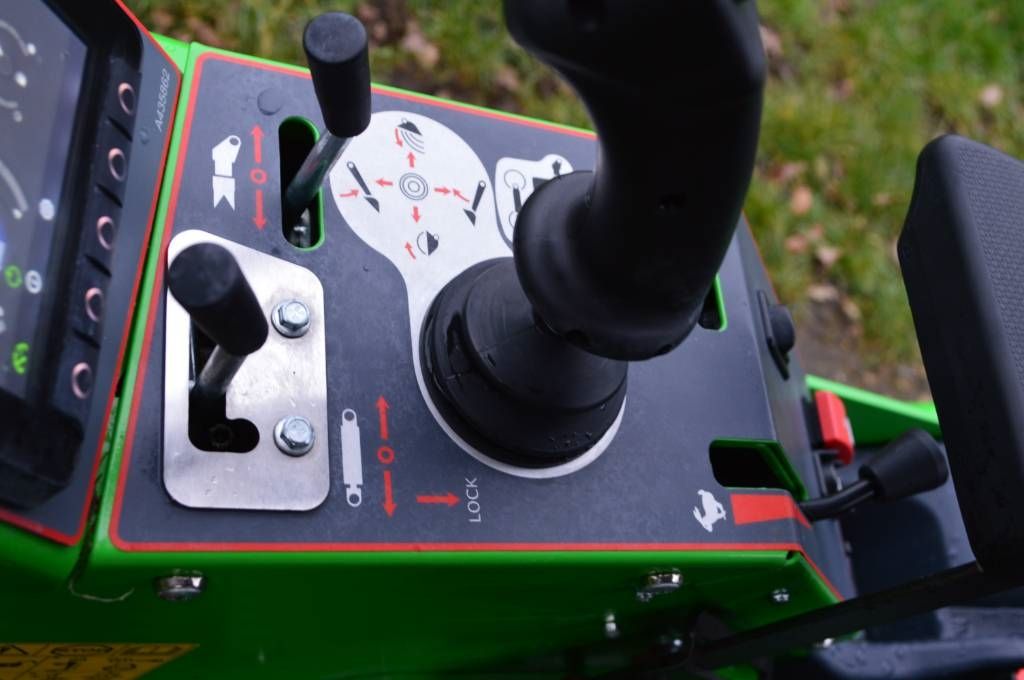 Avant 523 TDL Kniklader/Shovel