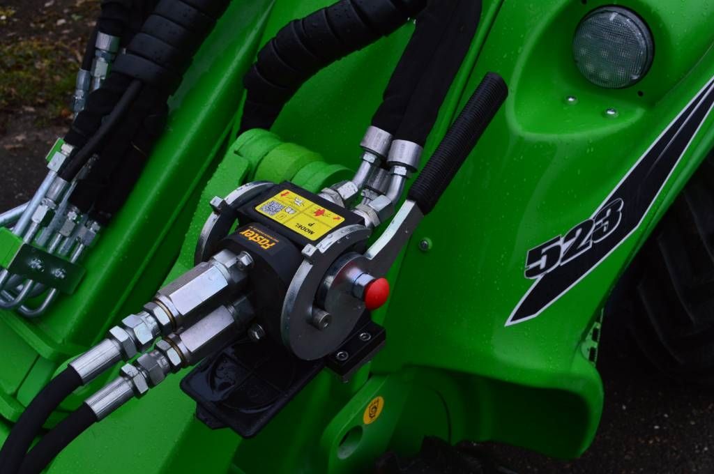 Avant 523 TDL Kniklader/Shovel