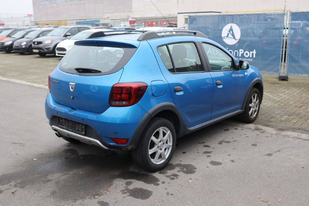 SUV Dacia Sandero Petrol 90hp 2017 (Margin)