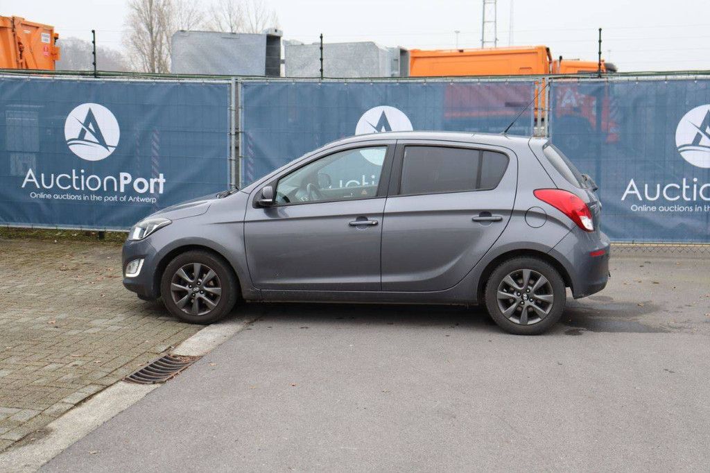 Passenger car Hyundai i20 Petrol 100 hp 2015 (Margin)
