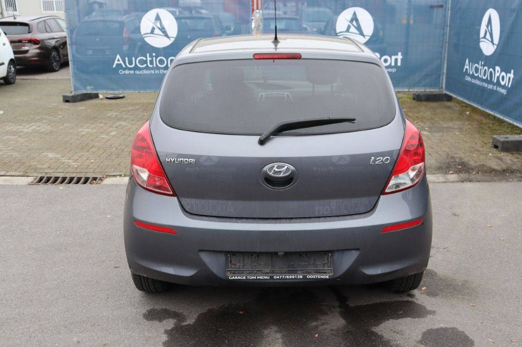 Passenger car Hyundai i20 Petrol 100 hp 2015 (Margin)