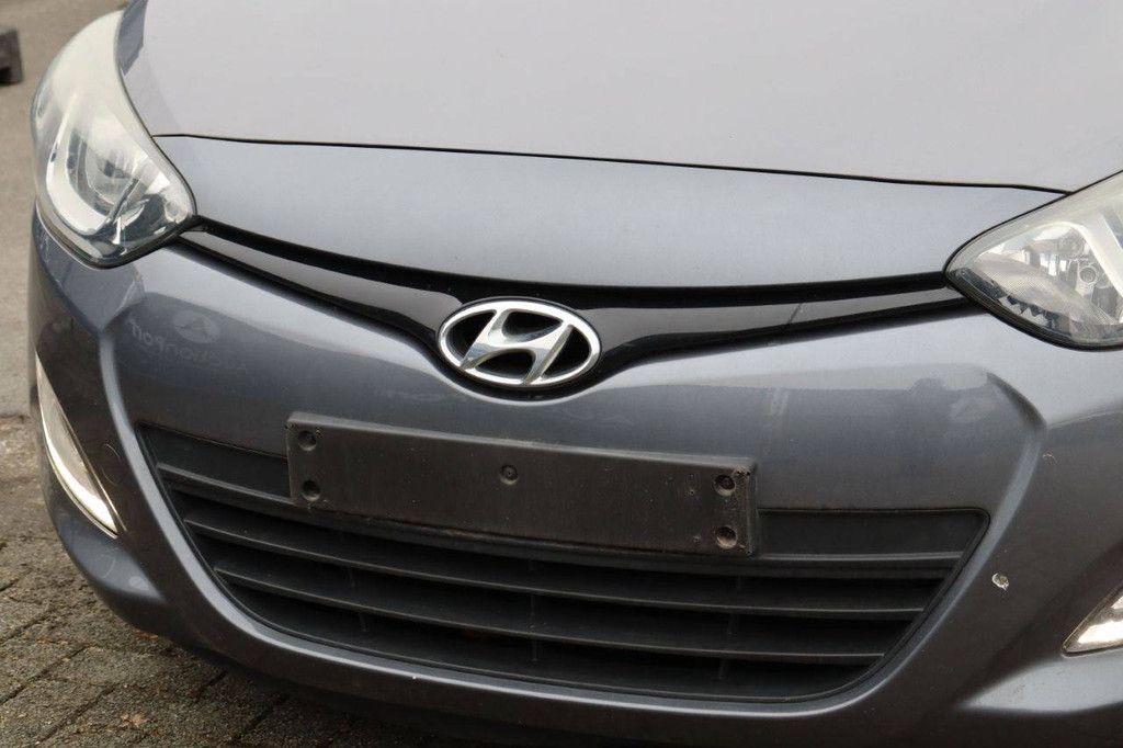 Passenger car Hyundai i20 Petrol 100 hp 2015 (Margin)