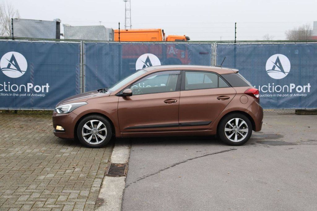 Pkw Hyundai i20 Benzin 75 PS 2017 (Marge)