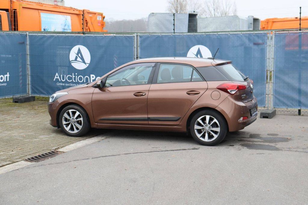 Pkw Hyundai i20 Benzin 75 PS 2017 (Marge)