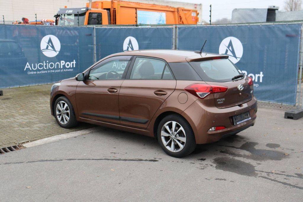 Pkw Hyundai i20 Benzin 75 PS 2017 (Marge)