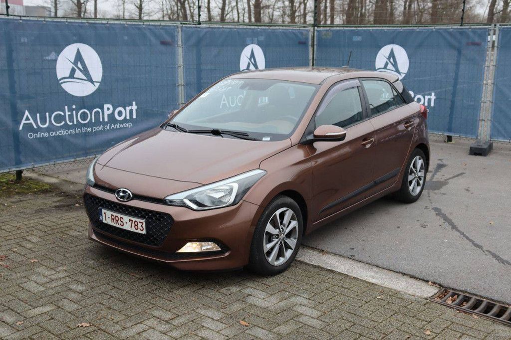 Pkw Hyundai i20 Benzin 75 PS 2017 (Marge)