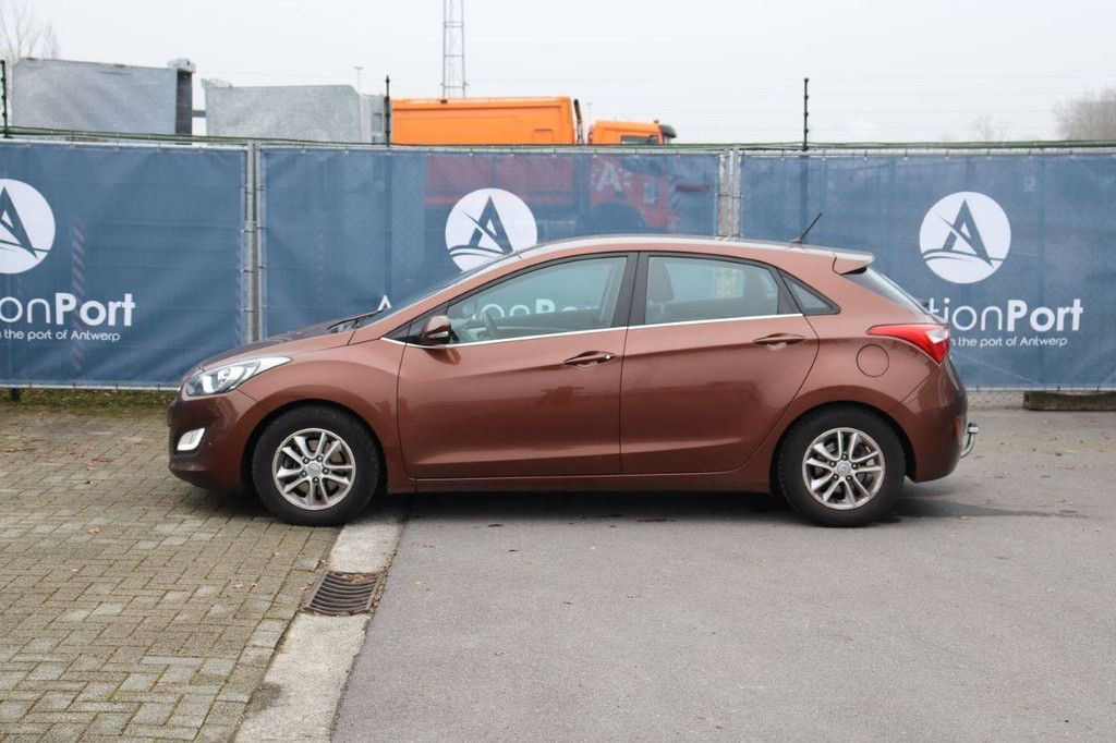Pkw Hyundai i30 Benzin 109 PS 2012 (Marge)