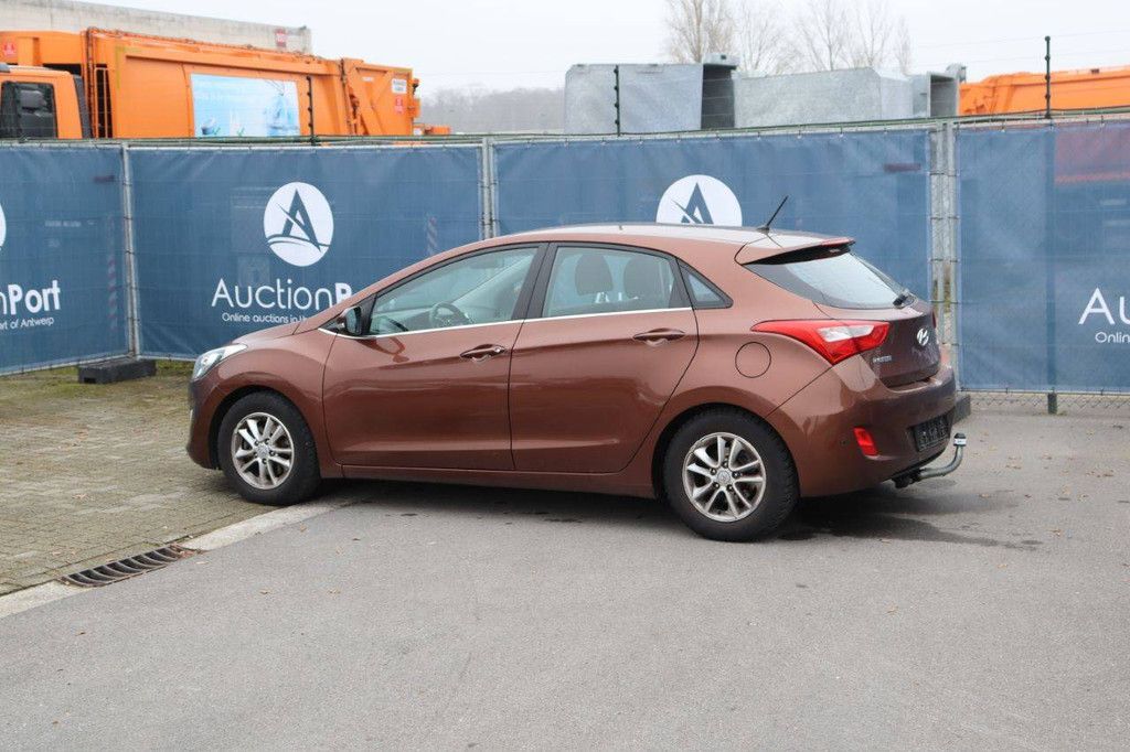 Pkw Hyundai i30 Benzin 109 PS 2012 (Marge)