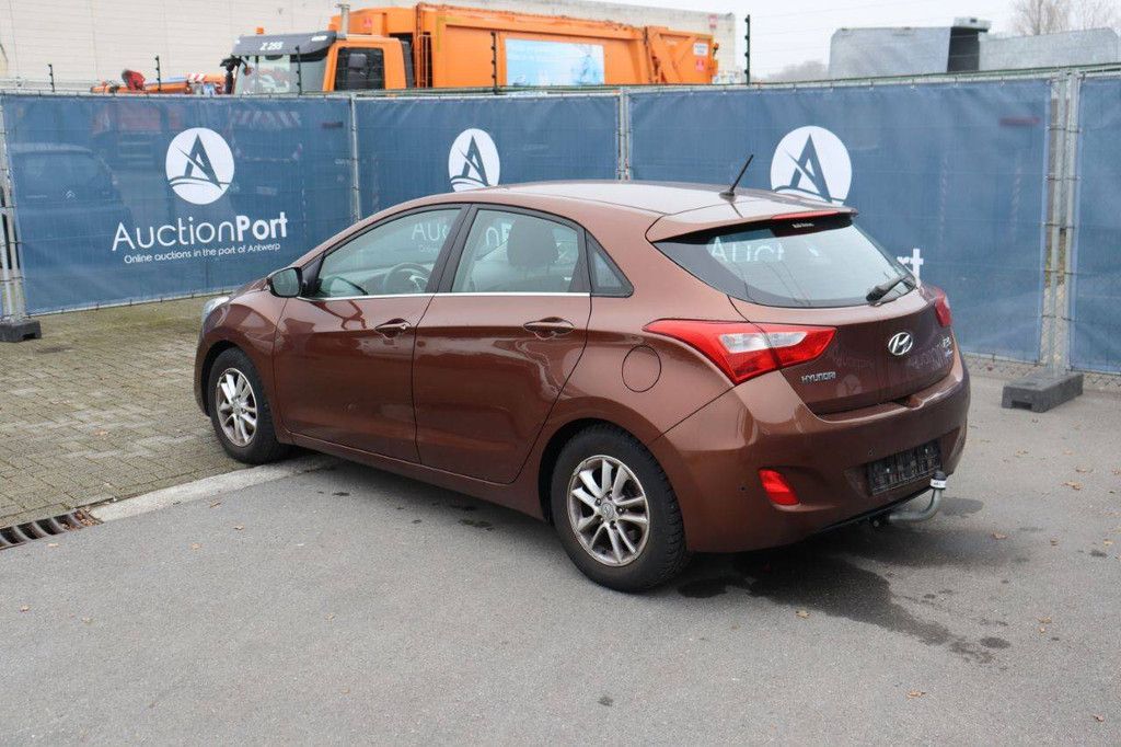 Pkw Hyundai i30 Benzin 109 PS 2012 (Marge)