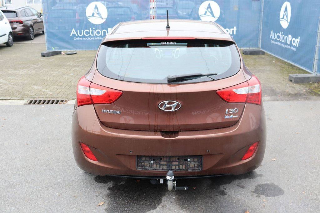 Pkw Hyundai i30 Benzin 109 PS 2012 (Marge)