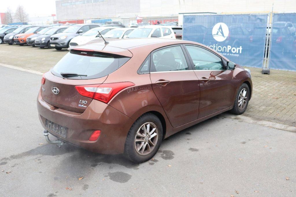 Pkw Hyundai i30 Benzin 109 PS 2012 (Marge)