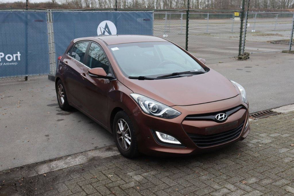 Pkw Hyundai i30 Benzin 109 PS 2012 (Marge)