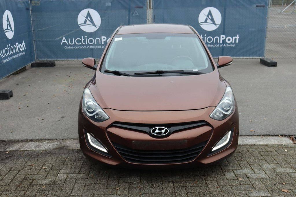 Pkw Hyundai i30 Benzin 109 PS 2012 (Marge)