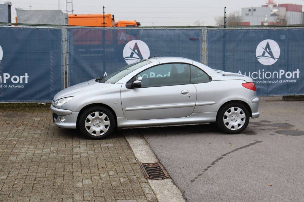 Pkw Peugeot 206 CC Benzin 110 PS 2004 (Margin)