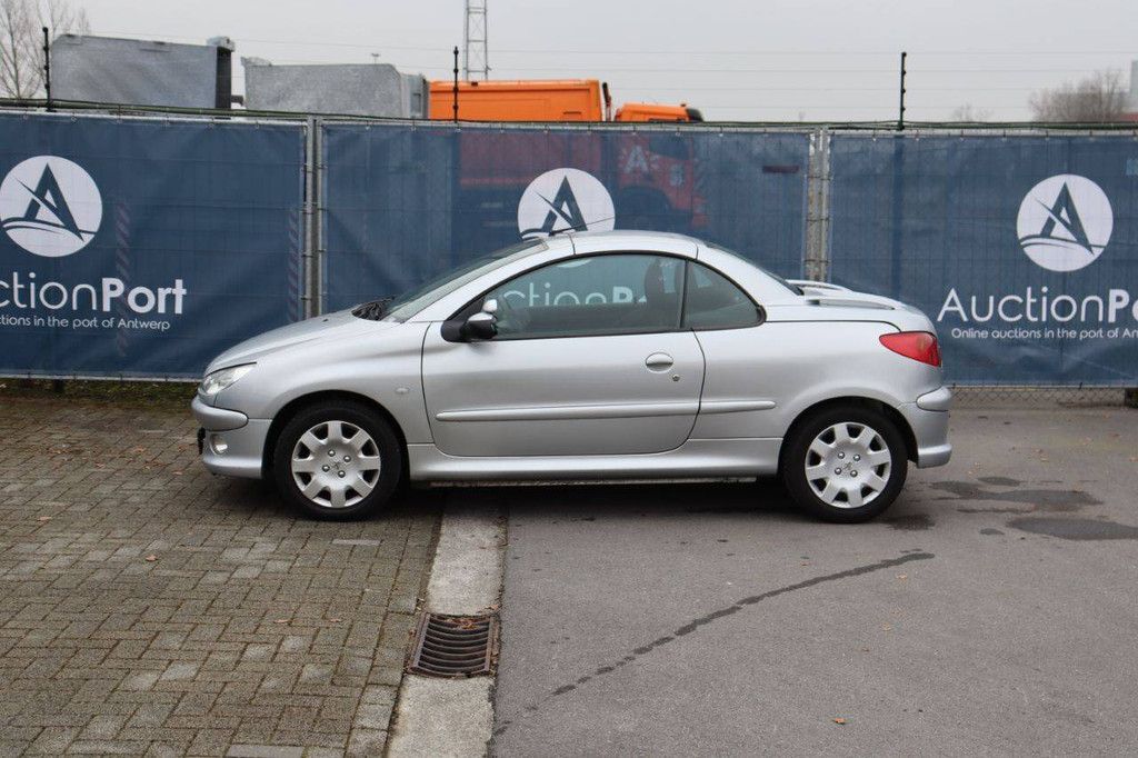 Pkw Peugeot 206 CC Benzin 110 PS 2004 (Margin)