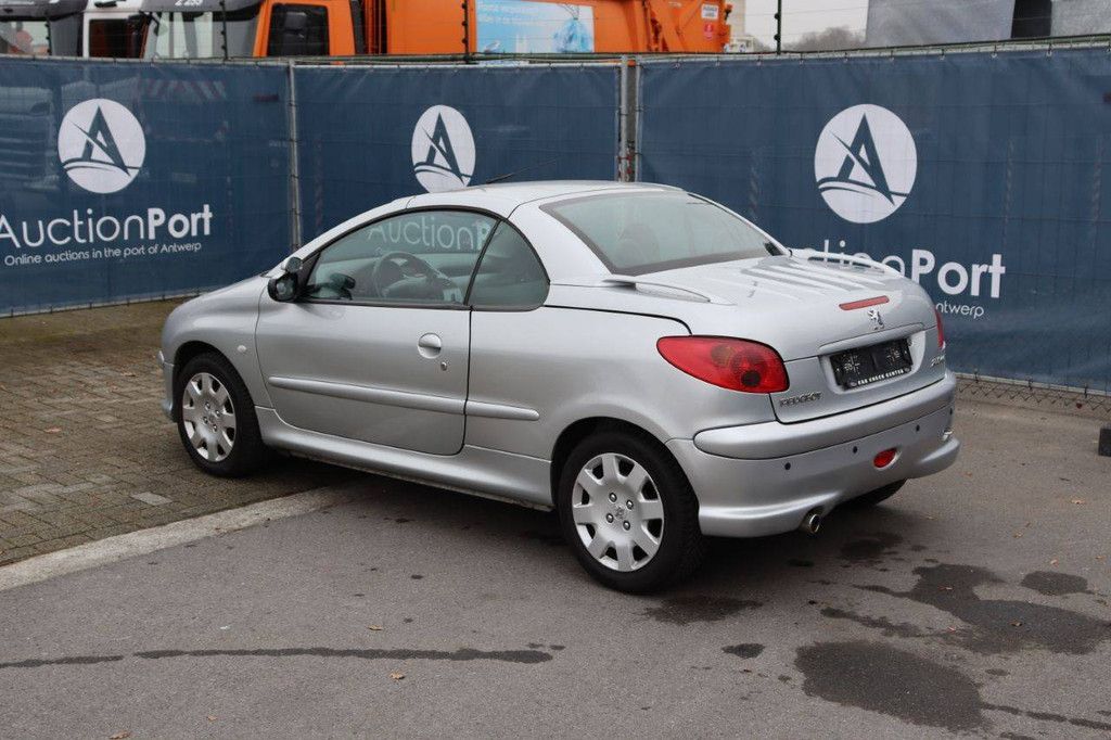 Pkw Peugeot 206 CC Benzin 110 PS 2004 (Margin)