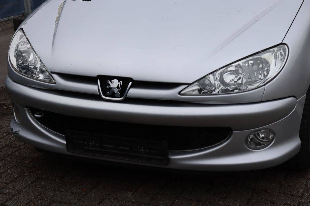 Pkw Peugeot 206 CC Benzin 110 PS 2004 (Margin)