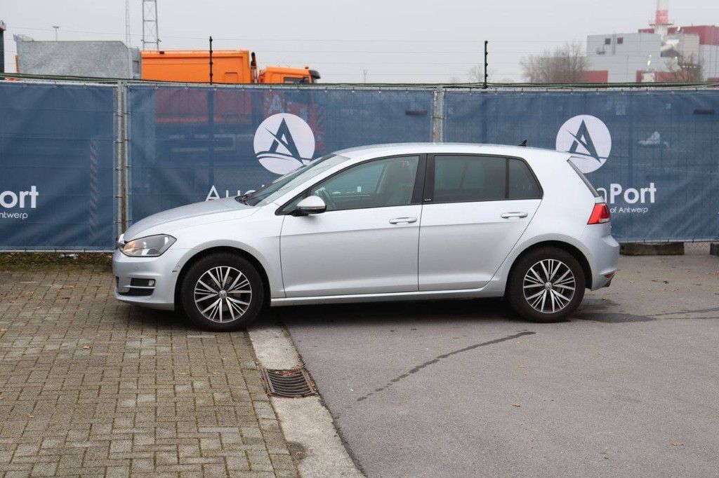 Pkw Volkswagen Golf Benzin 125 PS 2017 (Marge)