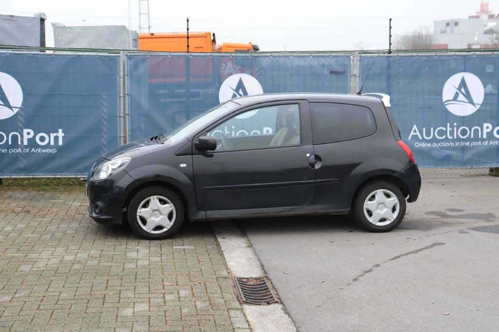 Pkw Renault Twingo Benzin 77 PS 2010 (Marge)