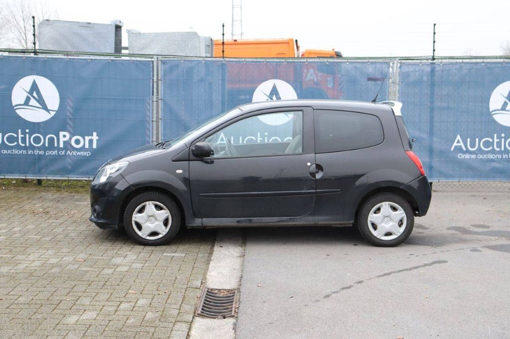 Pkw Renault Twingo Benzin 77 PS 2010 (Marge)
