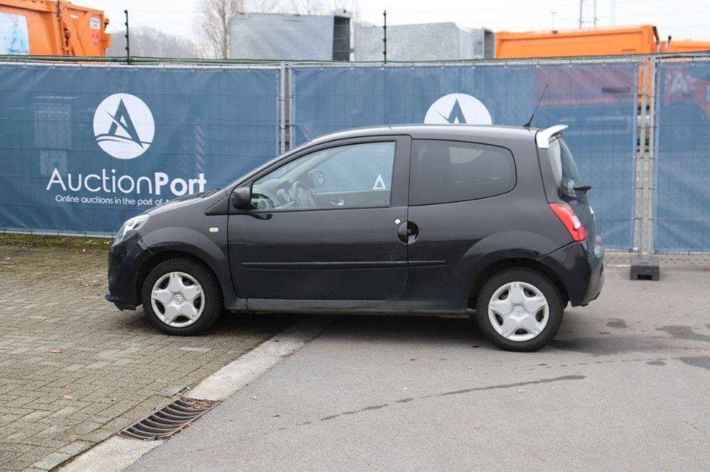 Pkw Renault Twingo Benzin 77 PS 2010 (Marge)