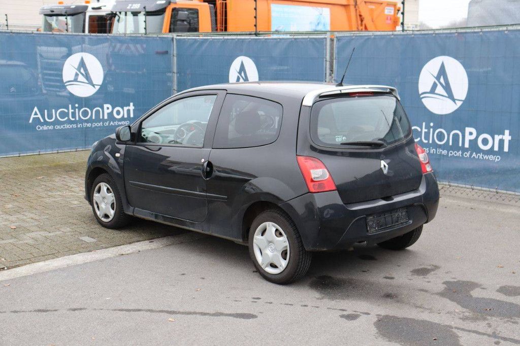 Pkw Renault Twingo Benzin 77 PS 2010 (Marge)