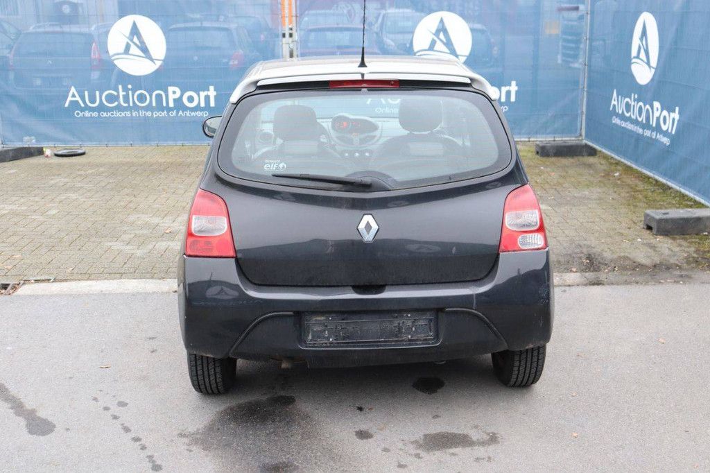Pkw Renault Twingo Benzin 77 PS 2010 (Marge)