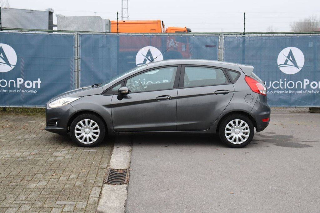 Passenger car Ford Fiesta Petrol 80 hp 2016 (Margin)
