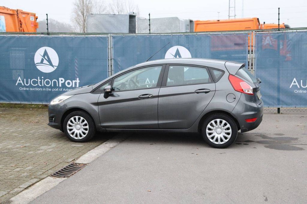 Passenger car Ford Fiesta Petrol 80 hp 2016 (Margin)