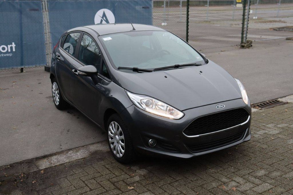 Passenger car Ford Fiesta Petrol 80 hp 2016 (Margin)