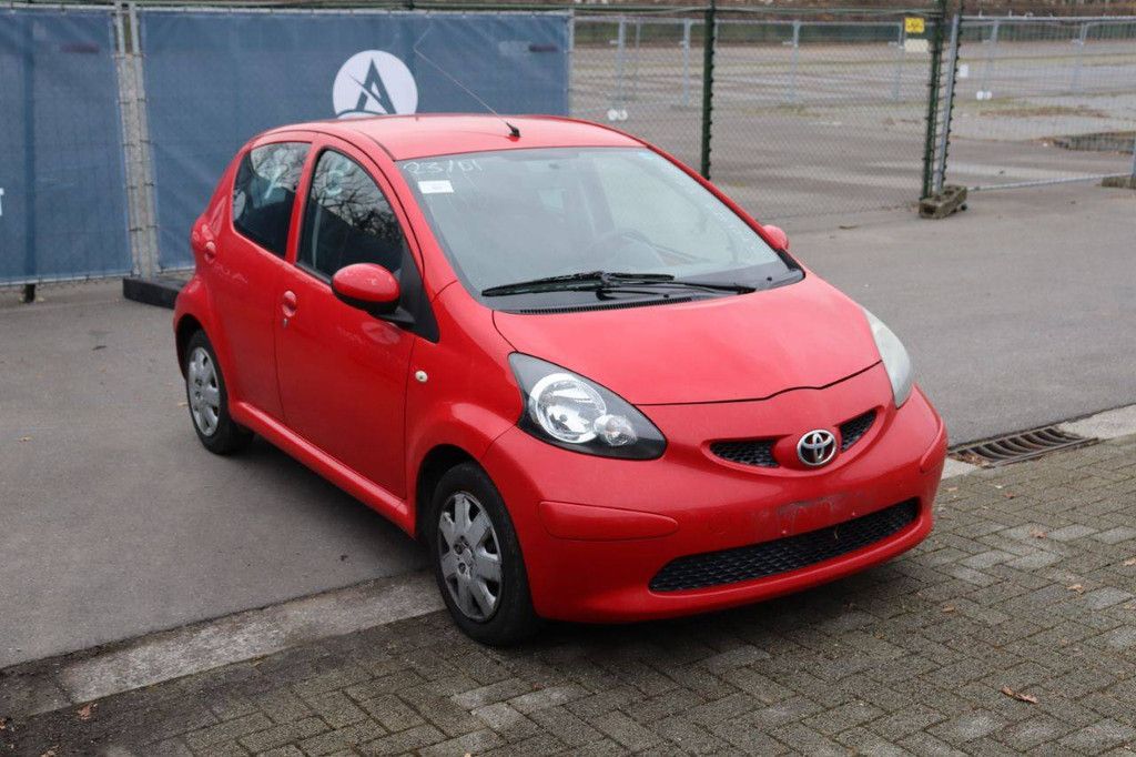 Pkw Toyota Aygo Benzin 68 PS 2008 (Margin)