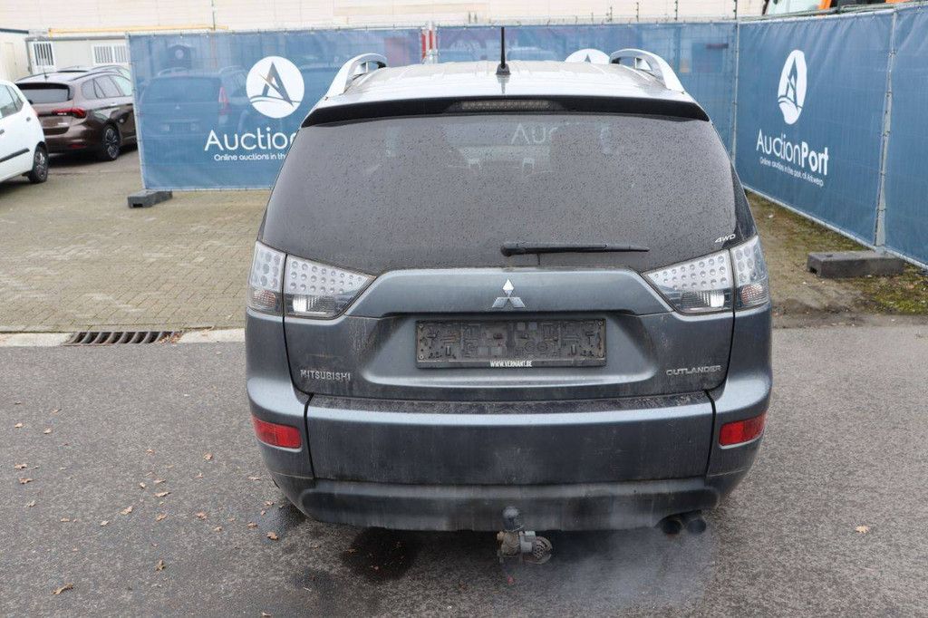 SUV Mitsubishi Outlander Diesel 140 PS 2007 (Margin)
