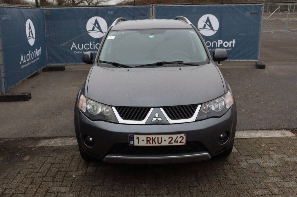SUV Mitsubishi Outlander Diesel 140 PS 2007 (Margin)