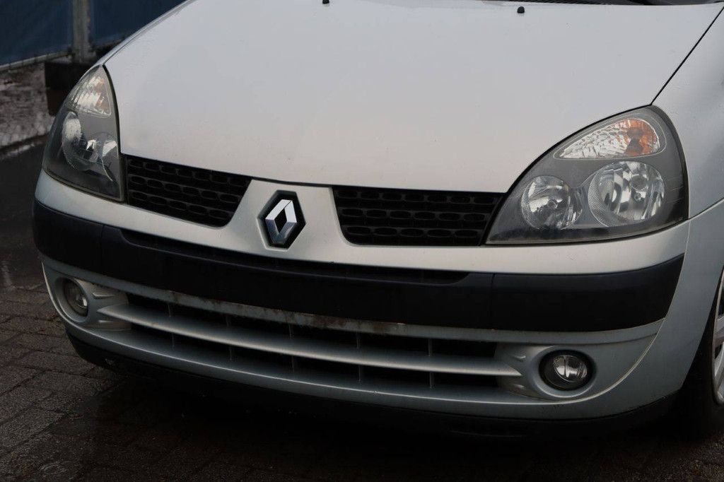 Renault Clio Pkw, Benzin, 58 PS, Baujahr 2003 (Margin)