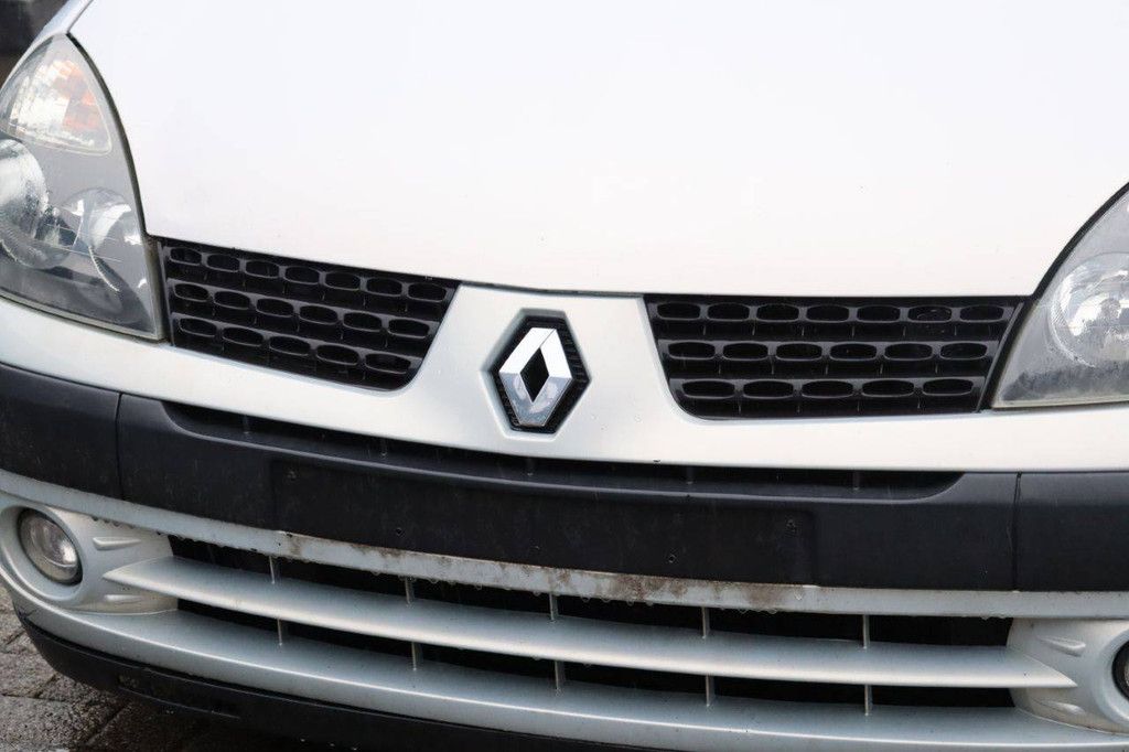 Renault Clio Pkw, Benzin, 58 PS, Baujahr 2003 (Margin)