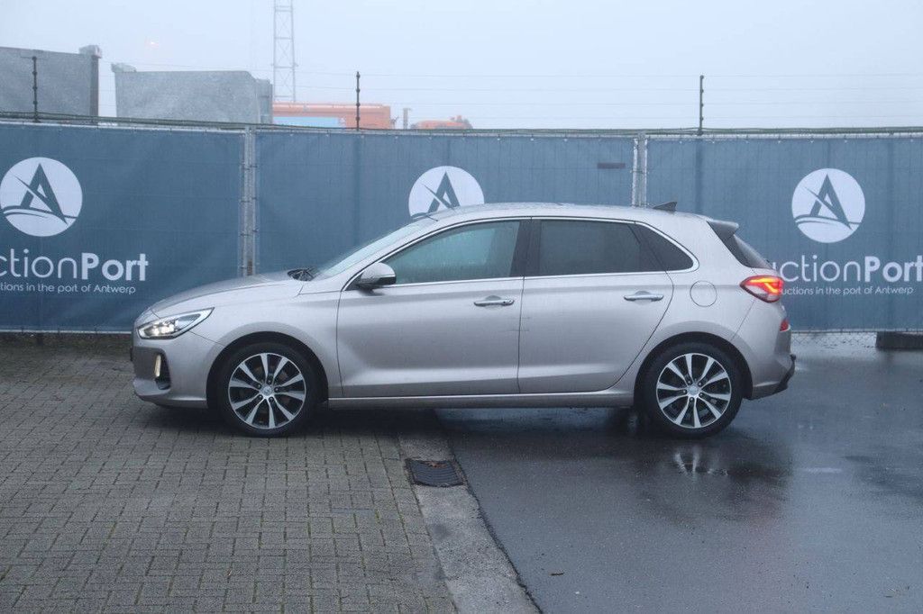 Passenger car Hyundai i30 Diesel 136 hp 2019 (Margin)