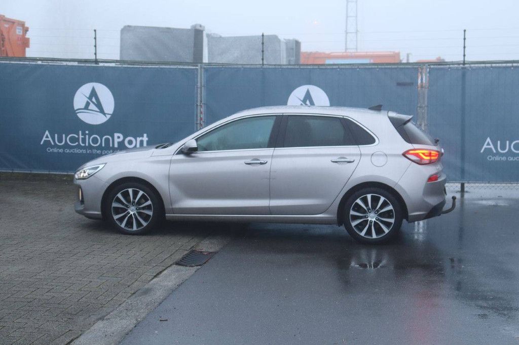 Passenger car Hyundai i30 Diesel 136 hp 2019 (Margin)