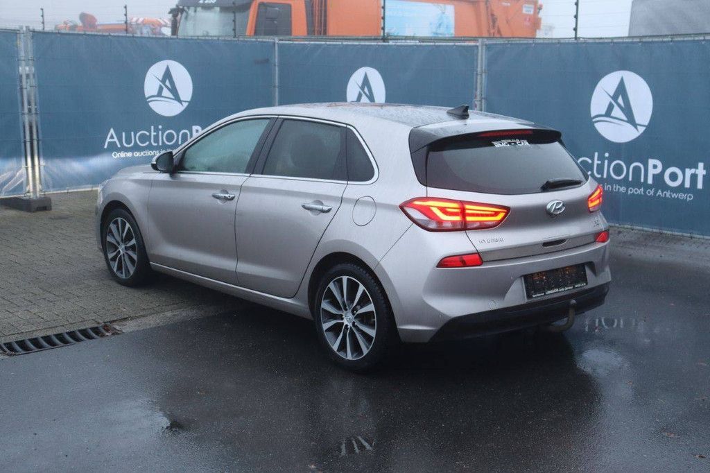 Passenger car Hyundai i30 Diesel 136 hp 2019 (Margin)