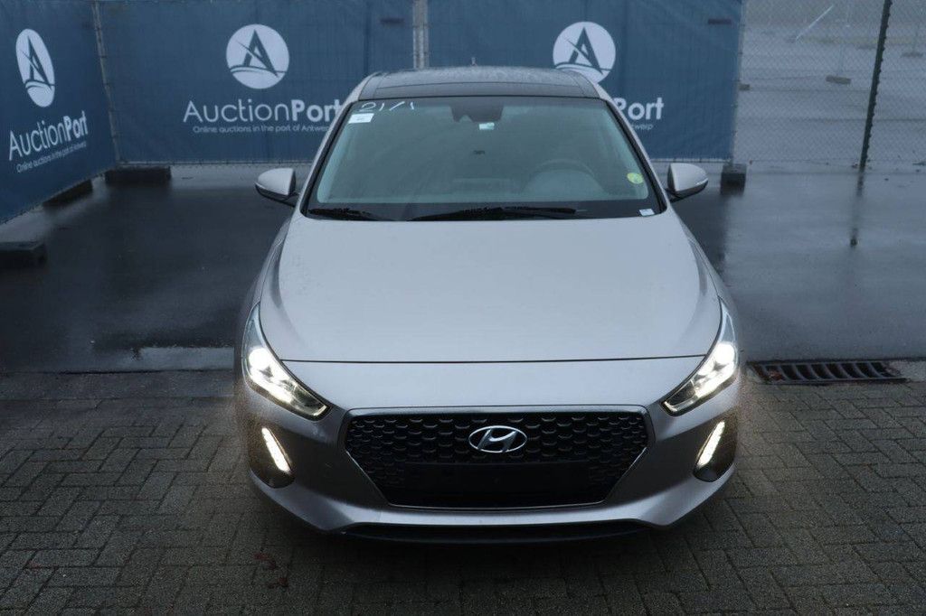 Passenger car Hyundai i30 Diesel 136 hp 2019 (Margin)