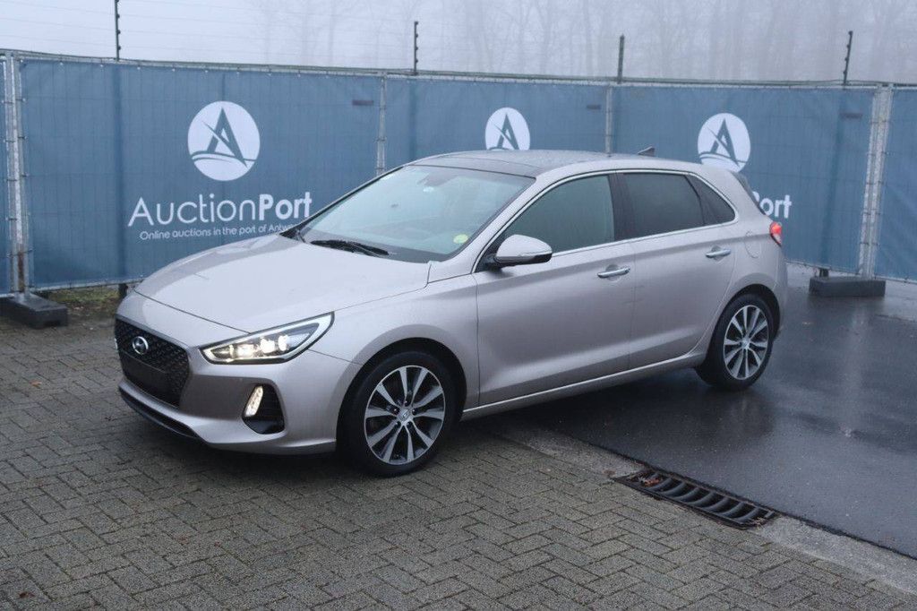 Passenger car Hyundai i30 Diesel 136 hp 2019 (Margin)