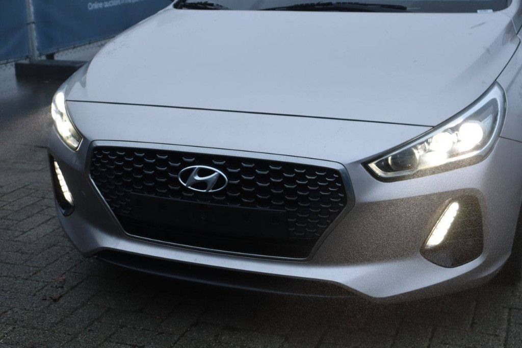 Passenger car Hyundai i30 Diesel 136 hp 2019 (Margin)